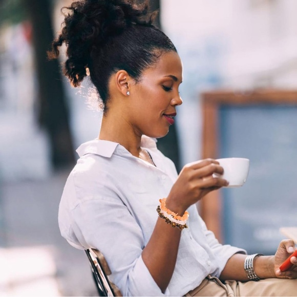 One Natural Stone Crystal Bracelet - - Picture 3 of 7
